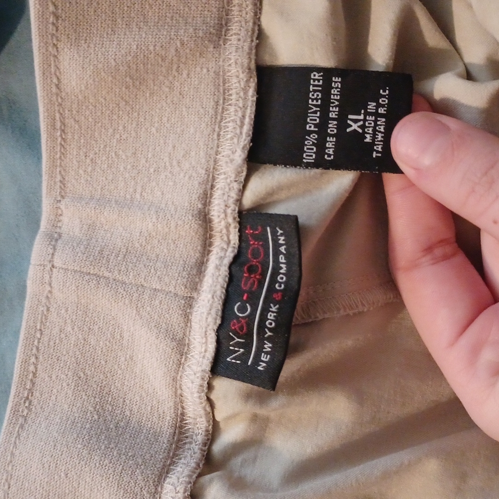 Capris - Picture 2 of 3